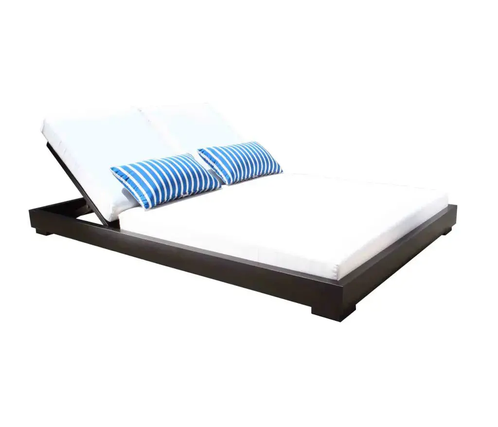 Lakeview Outdoor Daybed 1