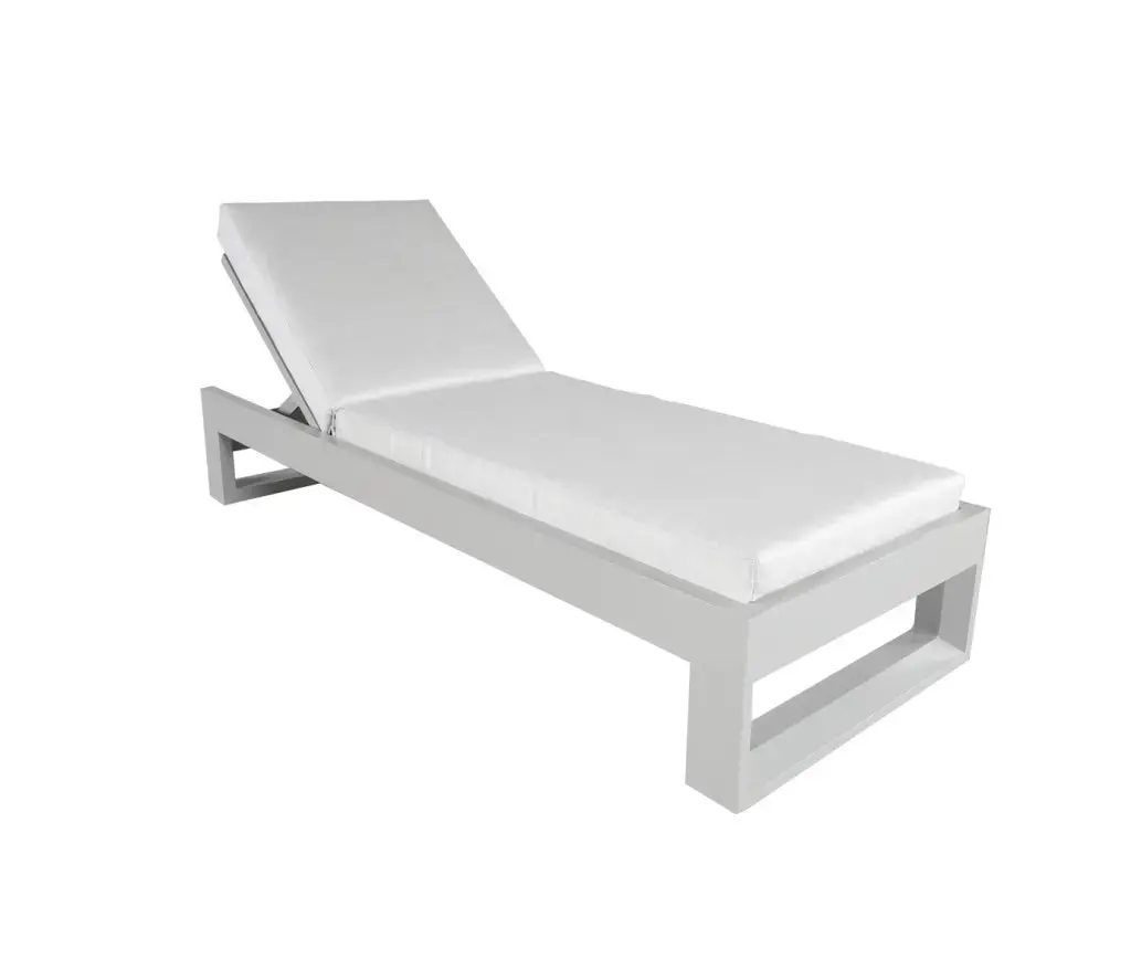 Belvedere Chaise Lounge 1
