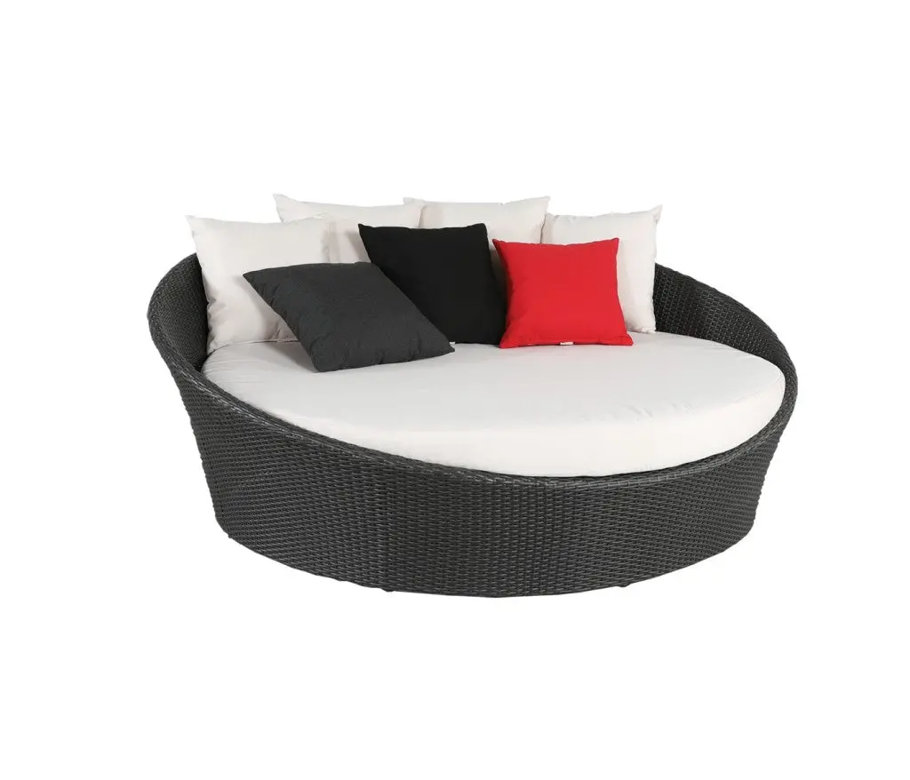 Chorus Round Outdoor Daybed 1