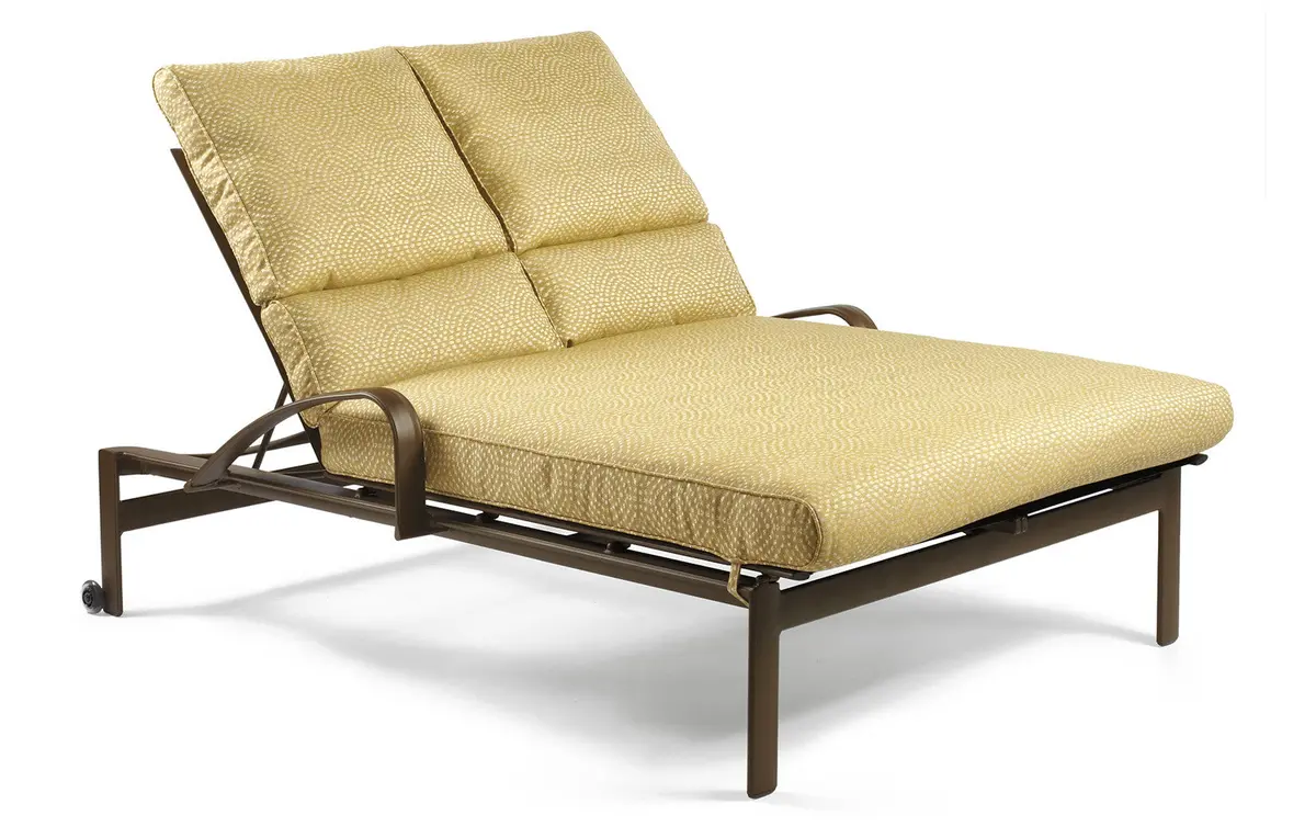 Double Chaise Lounge With Skate Wheels 1