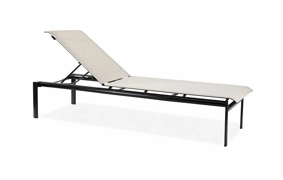Chaise Lounge Without Arms 1