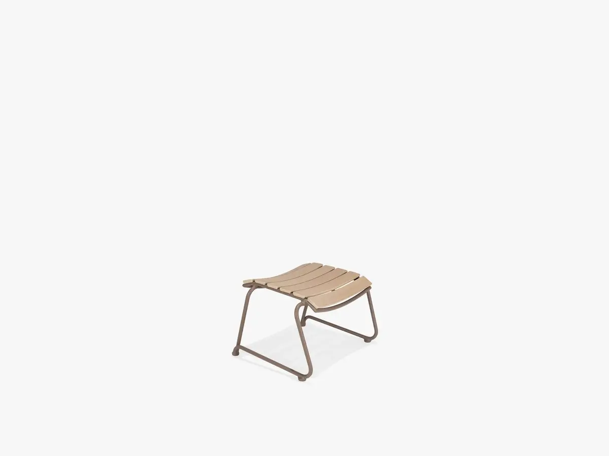 Fountainhead Ottoman - M70008 1