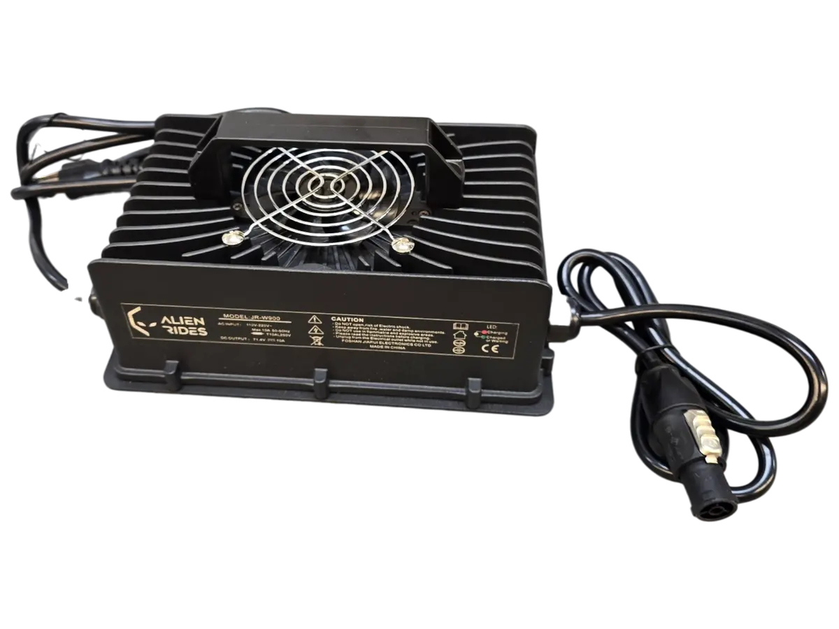 71.4V Onyx Cty2 Waterproof 10 Amp Fast Charger 1