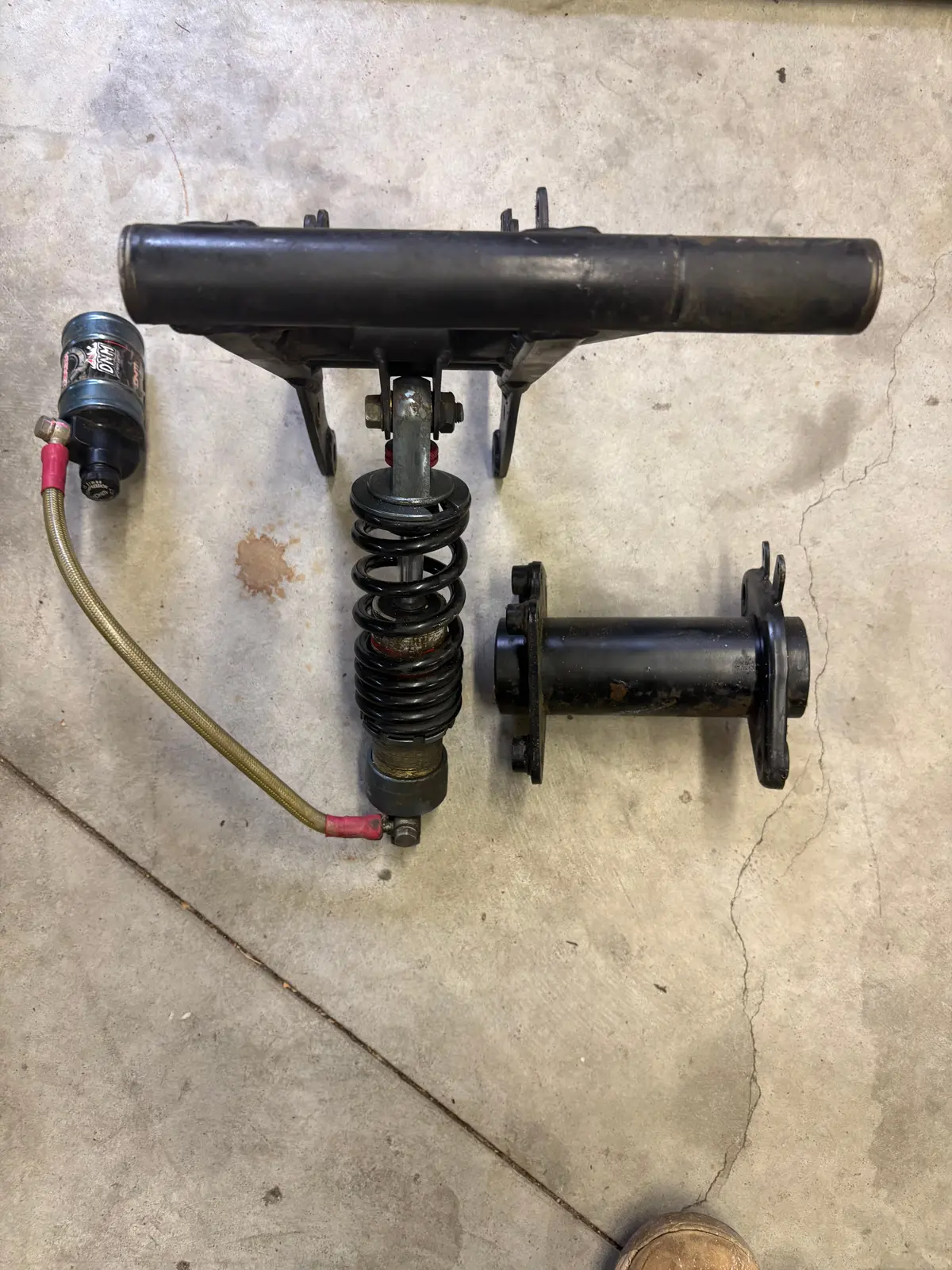 Used Oem Drr Swingarm & Carrier Housing 1